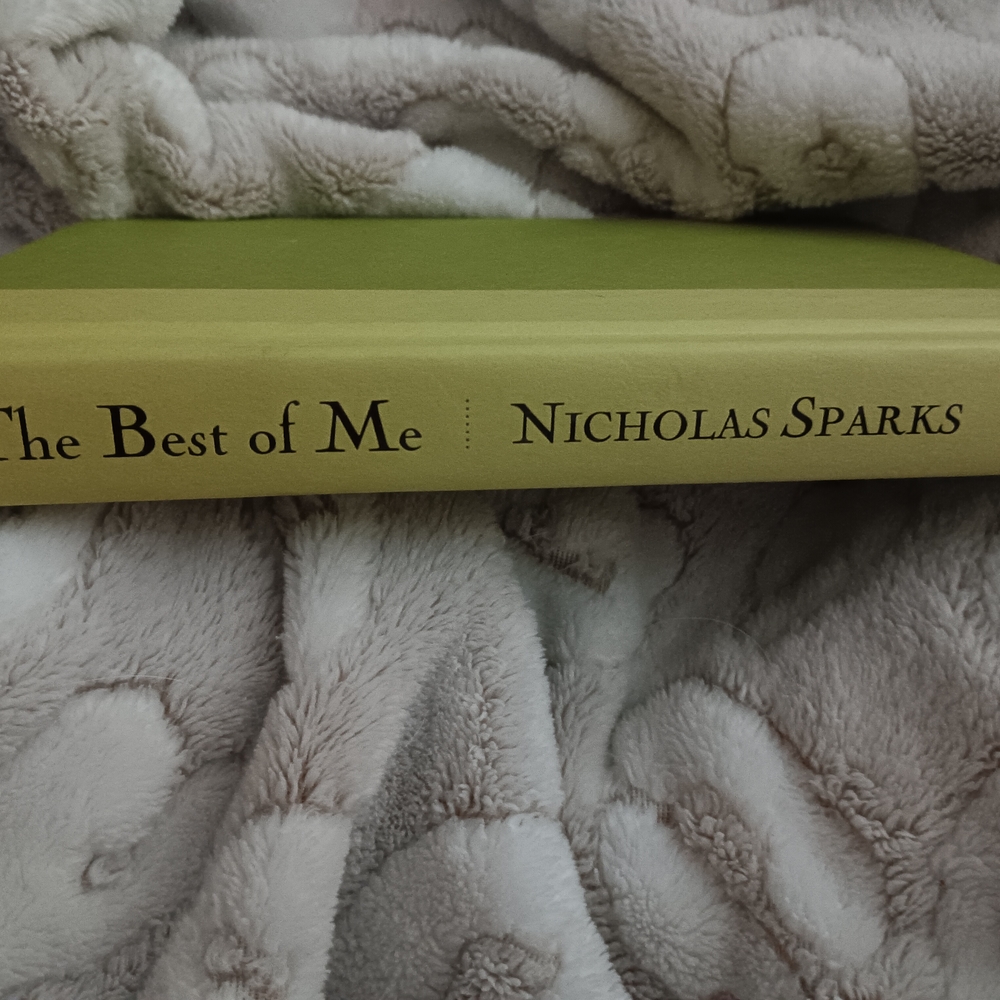 The Best of Me By Nicholas Sparks.  Grand Central Publishing First Edition Book